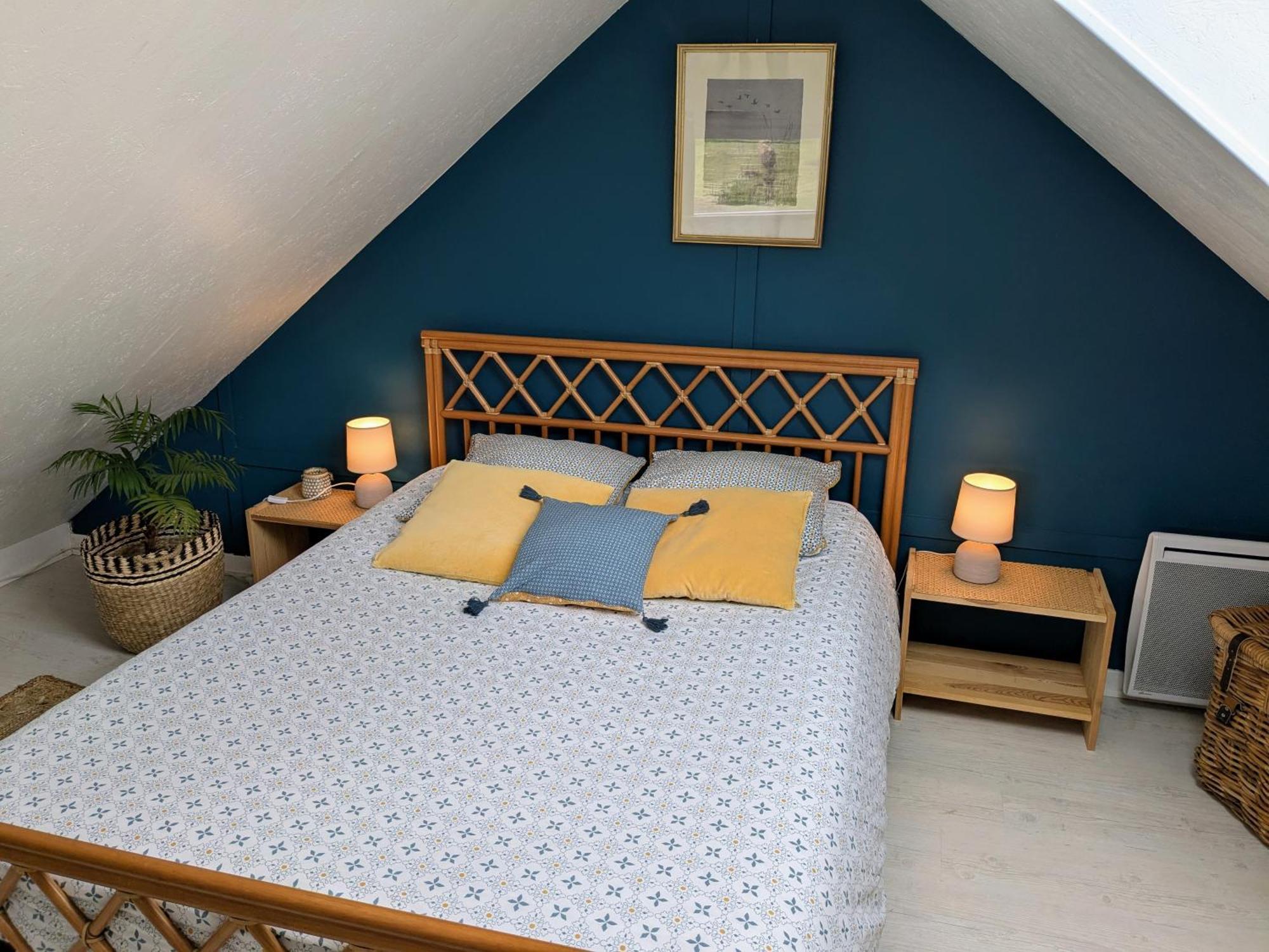 La Petite Enseigne - Chez Helene - En Baie Hébergement de vacances